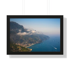 Stad in de bergen - Positano, Italië (ingelijste afdruk)