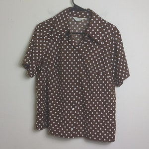Haut boutonné à pois Lane Bryant des années 1970