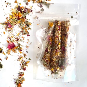 Bamboo Chew Sticks with Spring Flowers – Natural Rabbit and Guinea Pig Chew Toy for Healthy Teeth – Handmade Bunny Enrichment Chews (3 Pack)