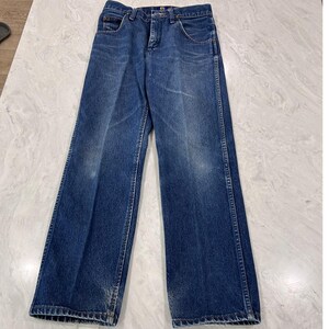 Pantalones vaqueros Wrangler vintage de mezclilla azul de los años 2000 con parche de cuero y costuras en forma de 'W' 29X30 imagen 16