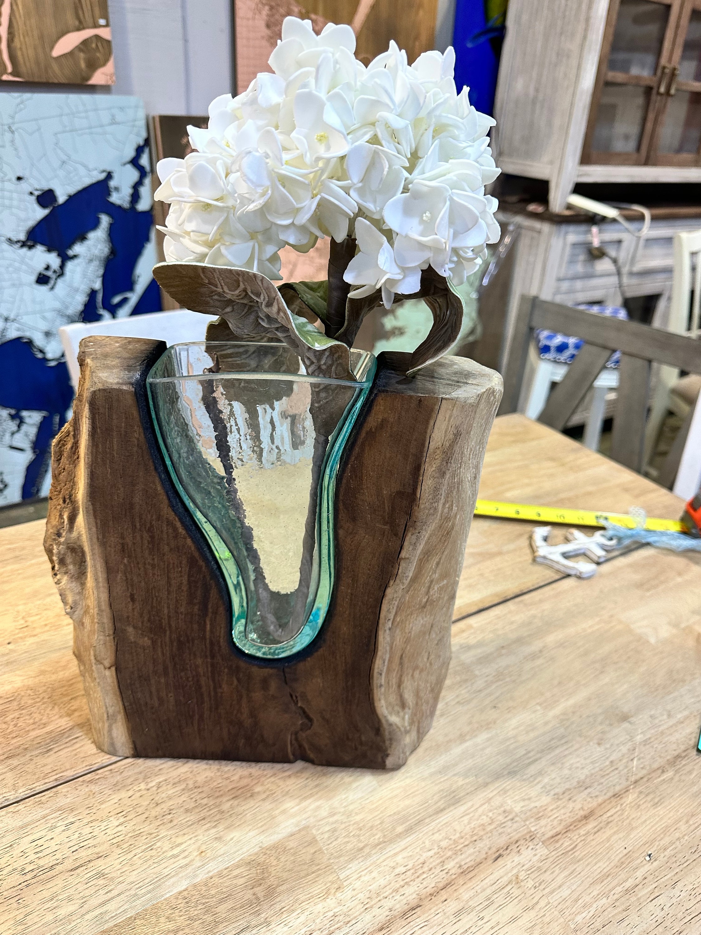 Discover the Beauty of Hand-Blown Glass Vases: Masterpieces for Your Home