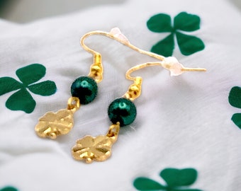 グリーンの四つ葉のクローバーのイヤリング
