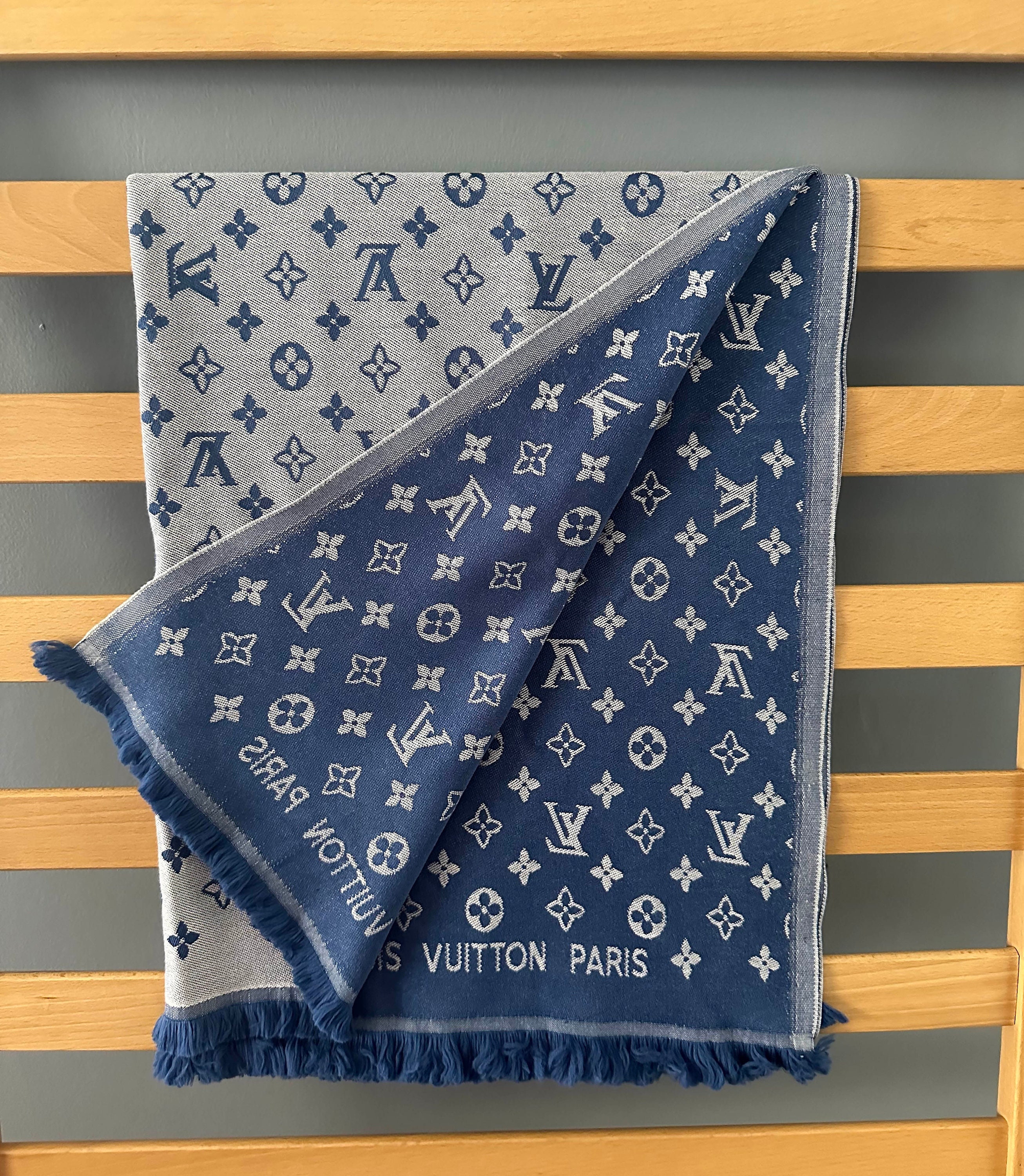 Louis Vuitton Crocodile Dabbing Shirt - High-Quality Printed Brand