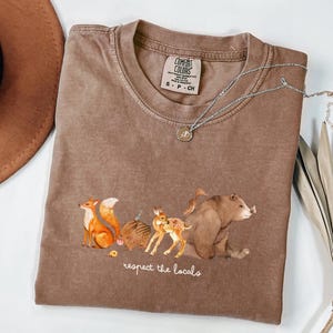 Respektieren Sie die Einheimischen Waldtiere T-Shirt Waldtier Wildtiere Wandern Tshirt Umwelt Shirt Geschenk für Müsli Mädchen Camping Kleidung