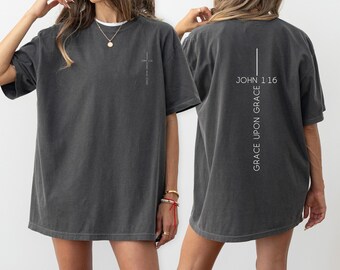 Gnade nach Gnade Komfort Farben T-Shirt, Unisex Christian Streetwear Glaubensbekleidung, inspirierendes Bibel Vers Christentums Geschenk