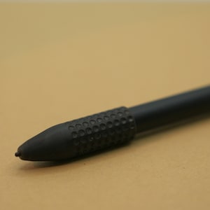 Remarkable marker cap with hand grip image 3