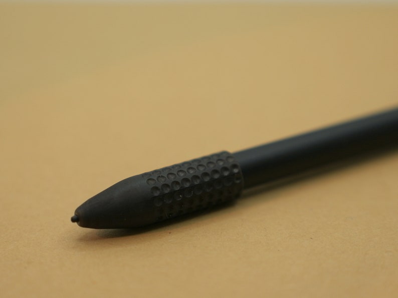 Remarkable marker cap with hand grip image 3