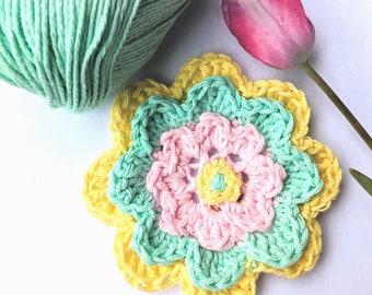 Motif de crochet de broche de fleur de printemps / décor de motif d'applique
