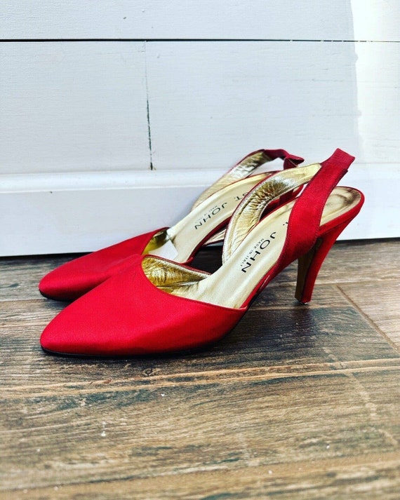 ST. JOHN Vintage Red Satin Heel Pumps SZ 8