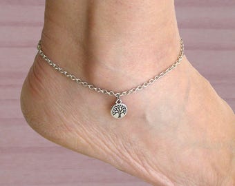 Tobillera plateada con el Árbol de la Vida, ajustable.