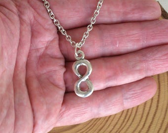 Colgante de infinito de plata, collar con dije