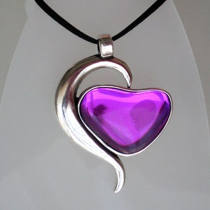 Ciondolo a forma di cuore in argento, Ciondolo a forma di cuore in metallo e vetro, Collana lunga, Ciondolo in zama