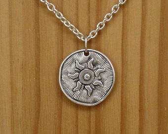 Collar colgante de sol de plata