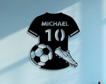 Letrero metálico de jugador de fútbol personalizado • Arte de pared de acero con nombre y número personalizados • Decoración de pared para amantes del fútbol • Ideas de regalos para colgar en la pared para él