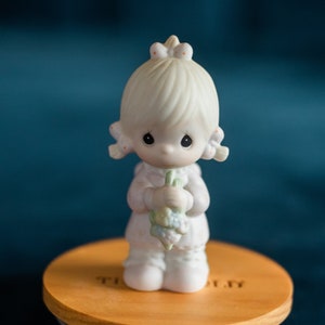 Precious Moments Flower Girl Figurine Vintage 1893