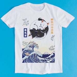 Yin Yang Cat Kitten Maneki Neko Luck The Great Wave Off Kanagawa Japanese Art Drawing Gamer Cult Meme Movie Music Gift Tee T Shirt K1093