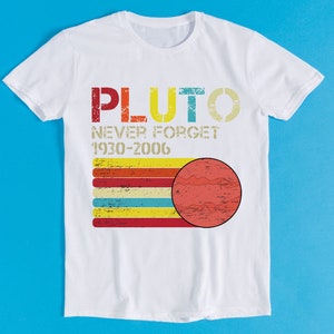 Pluto, Pluto, Planet, Meme, Rolig T-shirt, Gaming, Kultfilm, Musik, Film, Musik, T-shirt, K774