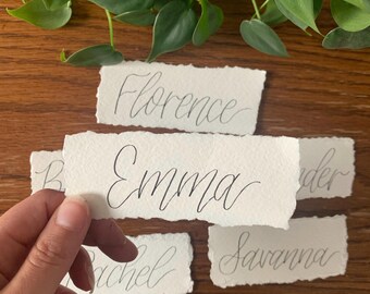 Papel rasgado / Caligrafía de boda / Tarjetas de lugar