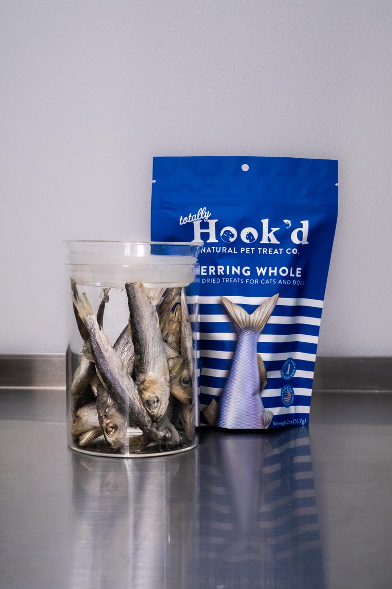 Totally Hook'd Herring Pet Treats 1-Ingredient & 100% Natural Freeze-Dried image 4