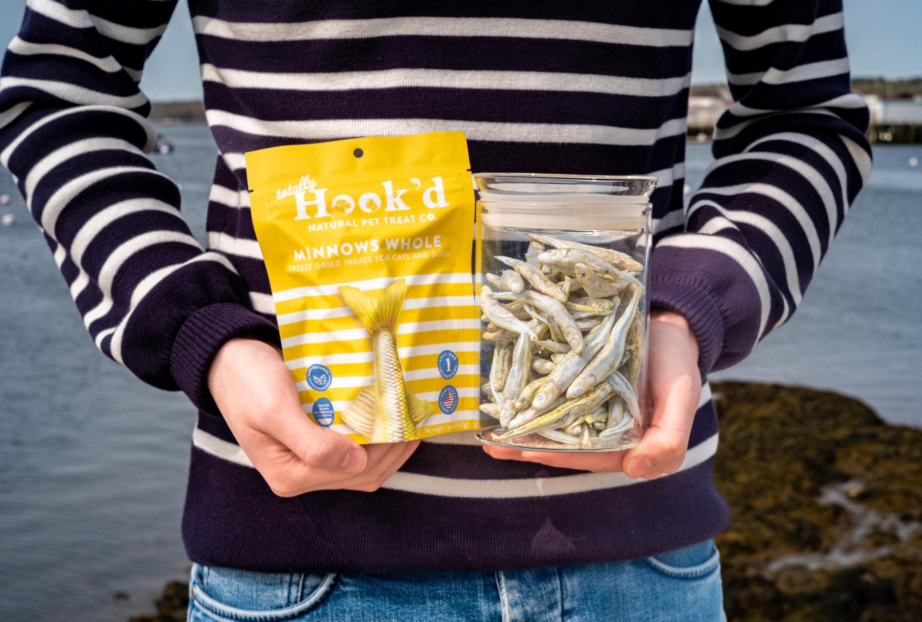 Totally Hook'd Minnow Pet Treats 1-ingredient 100% Natural Freeze-dried 