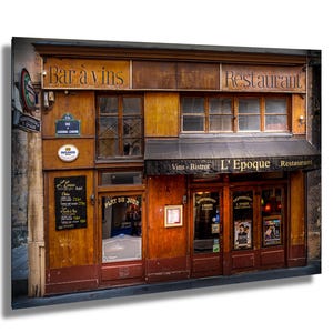 Fotografia di un caffè di Parigi: decorazione murale in stile bistrot francese d&#39;epoca