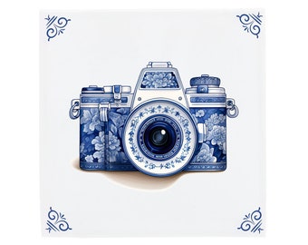Delfts Blauwe Keramische Tegel: Klassieke Fotocamera | Modern Nederlands design, handgemaakte keramische kunst, unieke woondecoratie en cadeau, traditionele charme