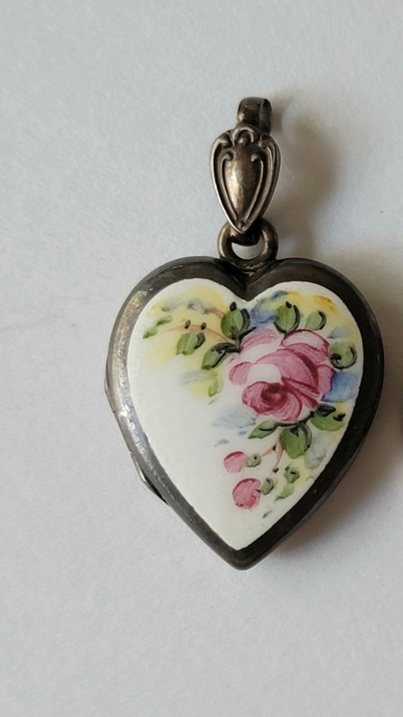 Vintage Sterling Floral Enamel Heart Locket