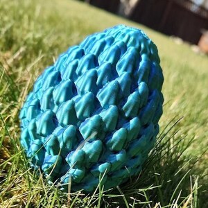 3D Printed Two-Toned Dragon eggs