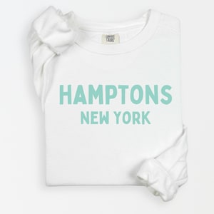 Hamptons Sweatshirt, Cozy Hamptons Crewneck Sweatshirt, Lightweight Pullover, Casual Summer Wear, Perfect Gift for Beach Lovers