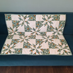 Handmade 36 x 46 inch Patchwork Quilt: Green and White Hunter's Star Baby Play Mat