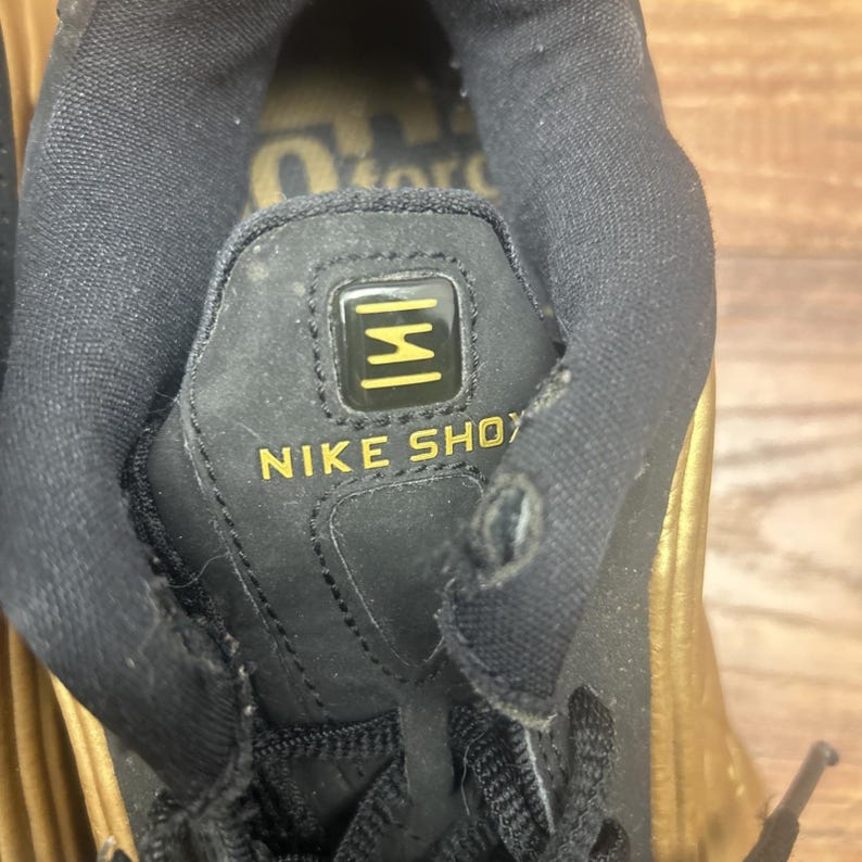 Nike Shox R4 Metallic Gold Black Shoes Men's Size 8.5 104265-700 image 8