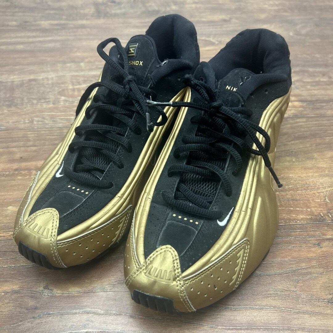 Nike Shox R4 Metallic Gold Black Shoes Men\'s Size 8.5 104265-700‎ Nike Shox R4 Metallic Gold Black Shoes Men main image 4