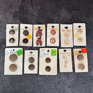 Vintage button lot, 23 buttons included Streamline, La Mode and LeBouton
