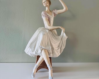 Vintage Lladro Figurine 'Weary Ballerina' with box, Home Decor Christmas Gift