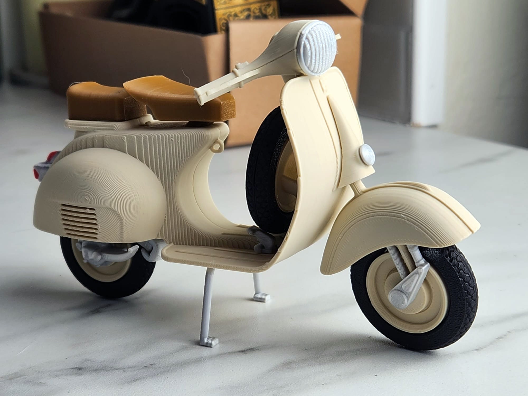 MOPED SCOOTER MINIATURE VESPA COLLECTIBLE MINI CLOCK GIFT