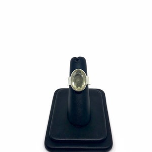 Libische woestijnglas ovale ringmaat 6