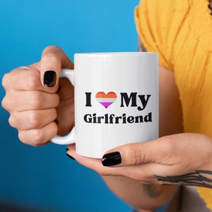 Ich liebe meine Freundin Tasse für Lesben, Lesben Geschenk für Freundin, Pride Tassen, LGBTQ Wohnkultur, Jubiläumsgeschenk für Sie, Geschenke für Schwule Paare