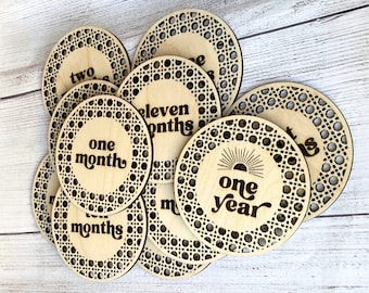 Rattan Baby Milestone Discs, Boho Wooden Milestone Marker, Baby Milestone Cards, Month Milestone Set Gift for New Mom, Baby Shower Gift Idea