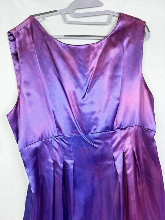 Vintage Women's Purple Metallic Sleeveless Elegan… - image 9