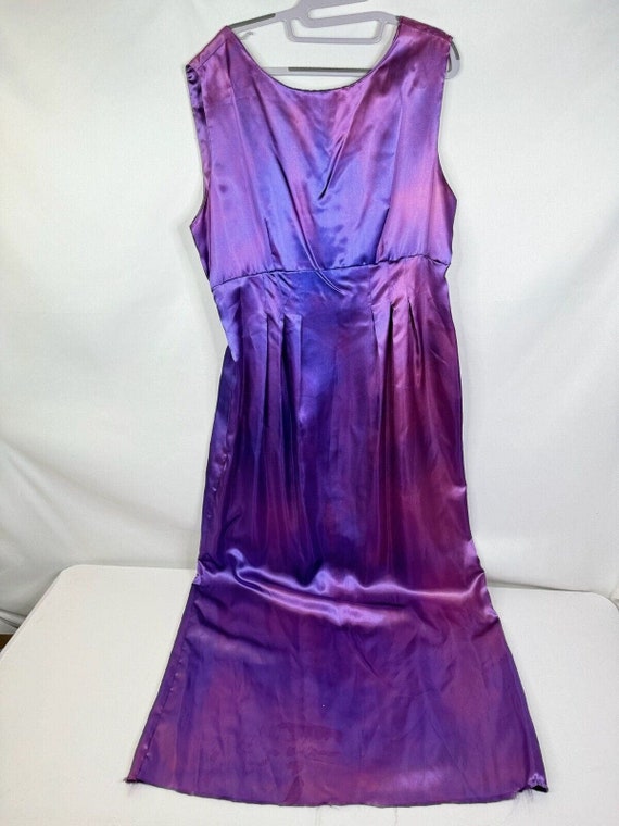 Vintage Women's Purple Metallic Sleeveless Elegant