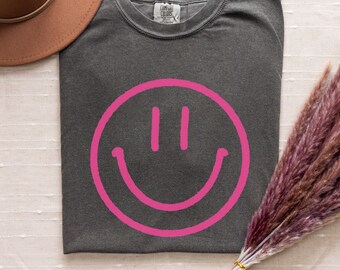 Smiley Face Shirt | Smiley Face Shirt for Mom | Smiley Face tshirt | Smiley Face Tee | Happy Graphic Tee | Oversized tshirt for Women
