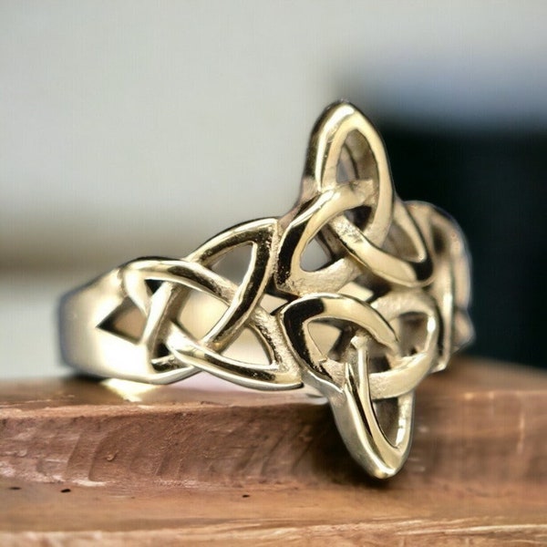 Gold Trinity Knot Ring/ Triquetra Ring/ Celtic Knot Ring/ Trinity Ring/ Gold Plated Stainless Steel Ring/ Signet Ring/ Celtic Ring