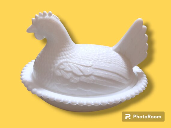 Vintage Indiana glass co milk glass chicken on nest lidded dish