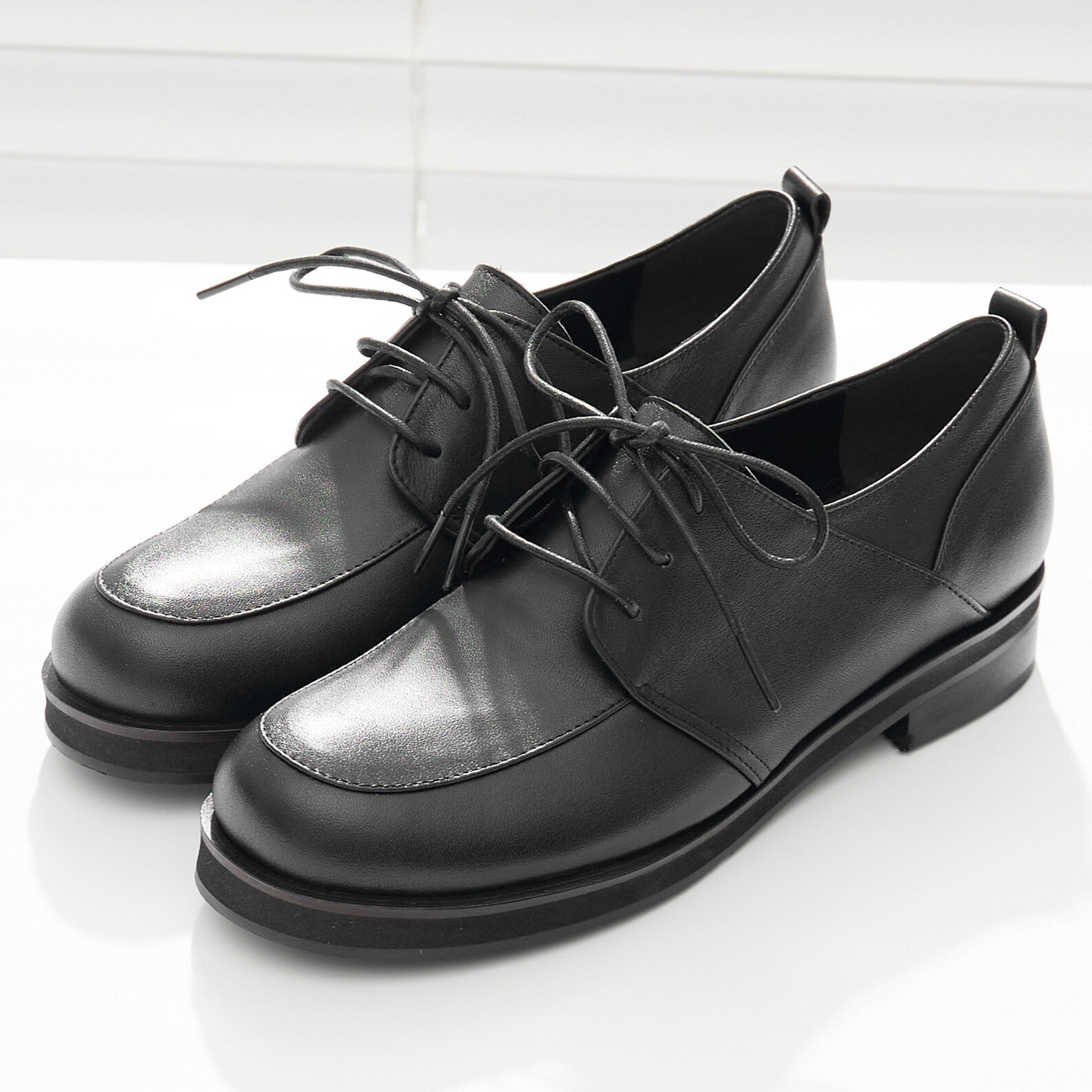 Bamboo Hunky Lug Sole Oxford Shoes - Threaded Lae Up Shootie