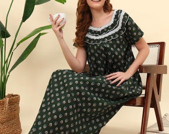 Dark Green Floral Cotton Nightgown: Vintage-Inspired Lace Yoke Loungewear