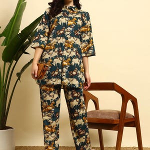 Handgefertigtes bedrucktes Co-ord Set für Damen – bequeme Passform | Ethno Tiermotiv Outfit
