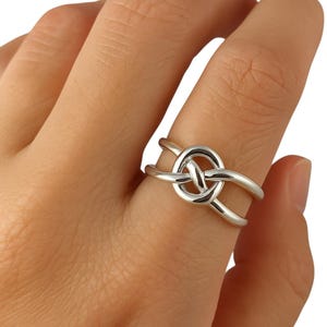 Liebesknotenring aus 925er Silber