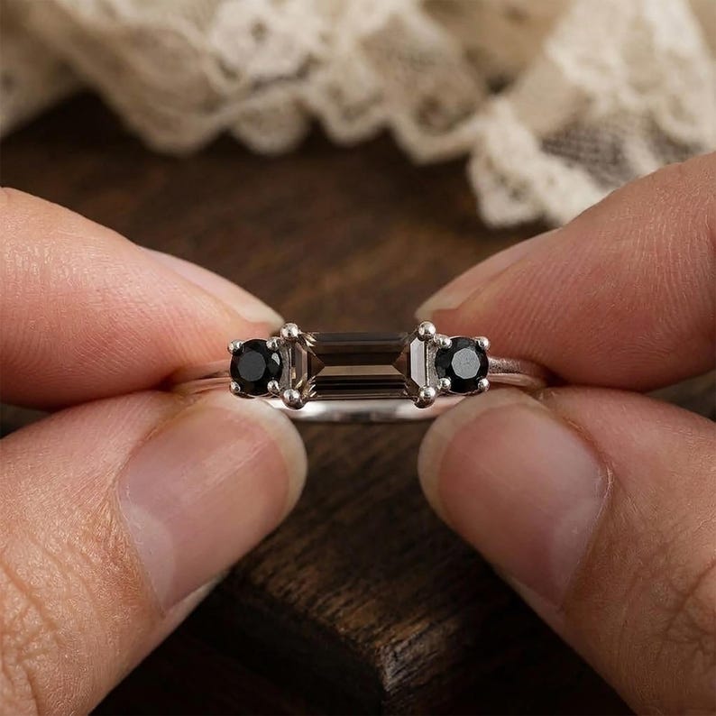 Anillo de cuarzo ahumado, ónix negro y baño de oro – Joyería apilable con gema baguette imagen 3