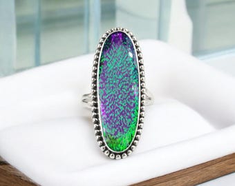 Anillo celta de ópalo verde ovalado largo de plata esterlina