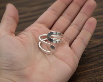 Contemporary 925 Silver S-Loop Ring | Handcrafted Minimalist Jewelry